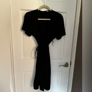 Old Navy Full Wrap Dress. Jersey knit short sleeve.